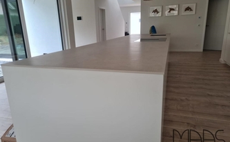 Montage der Porcelanosa Arbeitsplatten Bottega Caliza in Koblenz