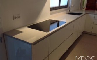 Caesarstone Arbeitsplatten aus dem Material 5000 London Grey