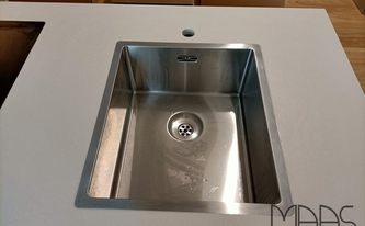 Spüle in der Dekton Arbeitsplatte Edora