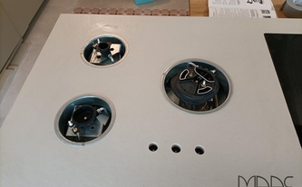 Dekton Arbeitsplatte Edora mit Gaskochfeldern