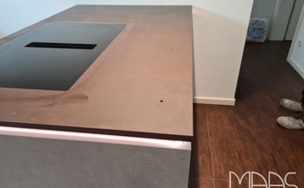 Kücheninsel mit Dekton Arbeitsplatte Keranium