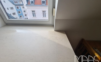 Dekton Arbeitsplatte Danae unter der Dachschräge