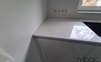 Polierte Diresco Arbeitsplatte SU200 Royal White