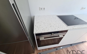 Diresco Arbeitsplatte YU002 Terrazzo White mit Kochfeld