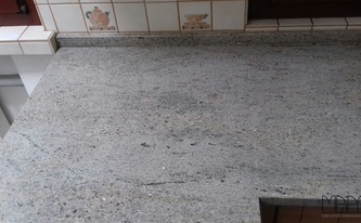 Granit Arbeitsplatten Gibli mit polierter Oberfläche
