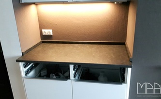 Satinierte Granit Arbeitsplatten und Wischleisten Alexander Black