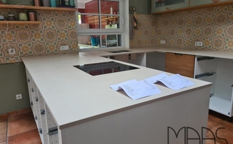 IKEA Küche in Köln mit Dekton Arbeitsplatten Sasea