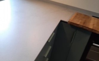 IKEA Küche in Köln mit Dekton Arbeitsplatten und Wischleisten Kovik