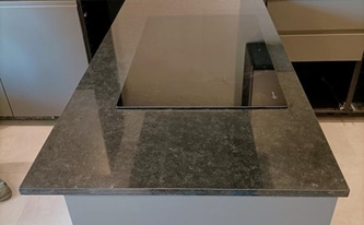 IKEA Küche in Köln mit Granit Arbeitsplatten Panther Black