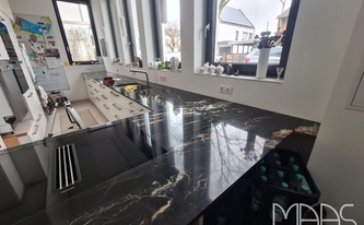 Granit Arbeitsplatten Belvedere mit polierten Oberflächen