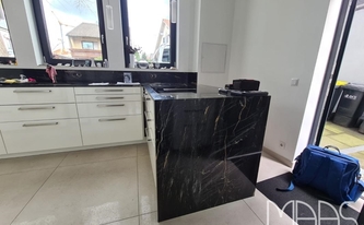 Granit Arbeitsplatten und Seitenwange Belvedere
