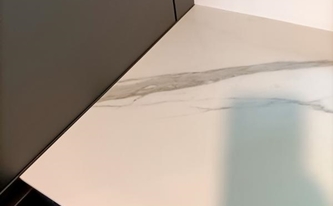 Infinity Arbeitsplatten Extra Statuario in Marmoroptik