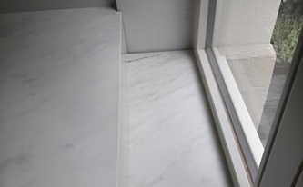Auf Gehrung verklebte Keramik SapienStone Arbeitsplatten Premium White