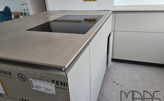 Halbinsel mit Marazzi Arbeitsplatte Smoke Marazzi