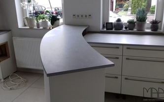 Küchentheke mit Neolith Arbeitsplatte Beton neolith