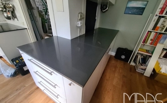 Küchenzeile um die Ecke mit Silestone Arbeitsplatten Marengo
