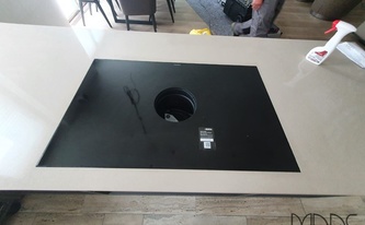 Silestone Arbeitsplatte Rougui mit Ceranfeld