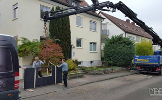 Kranlieferung der Granitplatte in Ludwigsburg