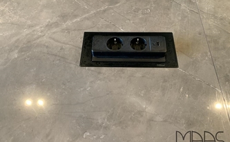 Steckdosen in der Dekton Arbeitsplatte Korso