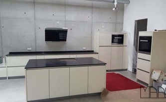 Montage der Caesarstone 3100 Jet Black Arbeitsplatten in Mannheim