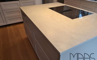 Kücheninsel mit Neolith Arbeitsplatte Everest Sunrise