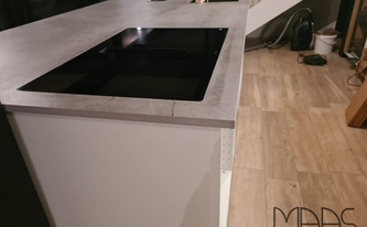 Ceranfeld in der Dekton Arbeitsplatte Soke