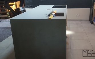 Kücheninsel mit Granit Arbeitsplatte und Seitenwangen Luna Wave