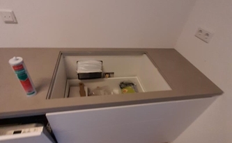 Neolith Arbeitsplatte Pietra di Luna mit flächenbündigen Ausschnitt