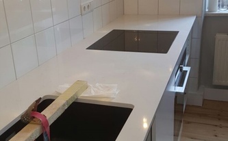 5141 Frosty Carrina Caesarstone Arbeitsplatte