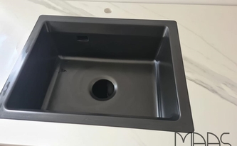 Flächenbündig eingebaute Spüle in der Dekton Arbeitsplatte Opera