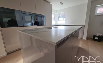 Küche in München mit Dekton Arbeitsplatten Opera