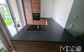 Granit Arbeitsplatten Nero Assoluto Zimbabwe in München montiert