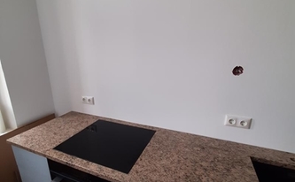 Granit Arbeitsplatte Giallo Vitoria mit Ceranfeld