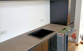 Küchenzeile mit Level Keramik Arbeitsplatte Taupe Concrete