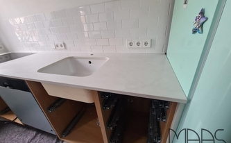 Küchenzeile mit Marazzi Arbeitsplatte Altissimo Marazzi
