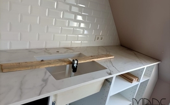Montage der Marazzi Arbeitsplatte Golden White in München