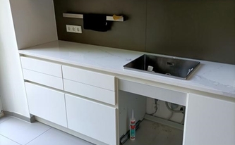 Küchenzeile mit Silestone Arbeitsplatte Ethereal Dusk