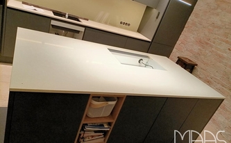 Küche in München mit Silestone Arbeitsplatten Silken Pearl