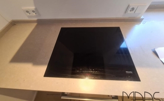 Silestone Arbeitsplatte Royal Reef mit Ceranfeld