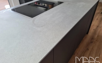 Ceranfeld in der Infinity Arbeitsplatte Concrete Grey