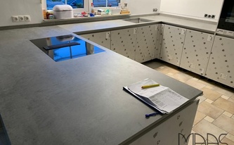 Dekton Arbeitsplatten Kreta in U-Küche