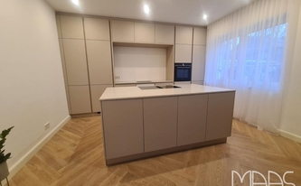 Montage in Oberhausen der Caesarstone Arbeitsplatten 6131 Bianco Drift