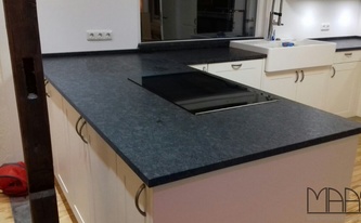 Granit Arbeitsplatte Steel Grey mit Ceranfeld