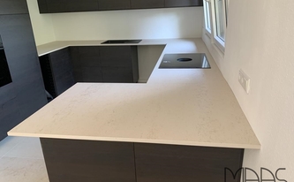 Montage in Pulheim der Dekton Arbeitsplatten Danae