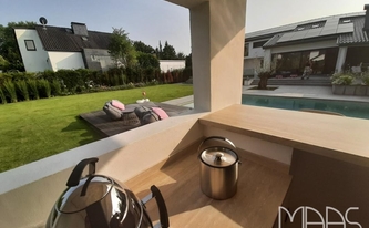 Outdoorküche mit Marazzi Arbeitsplatten Travertino classico