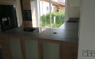 Moderne Küche in Regensburg mit Keramikarbeitsplatten SapienStone Malm Grey