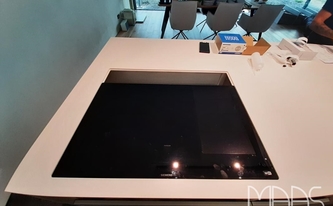 Ceranfeld in der Silestone Arbeitsplatte White Storm