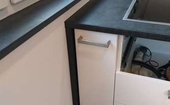  IKEA Küche mit Granit Arbeitsplatte und Füllplatten Alexander Black