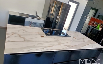 Montage in Saarbrücken der Level Arbeitsplatten Calacatta Gold