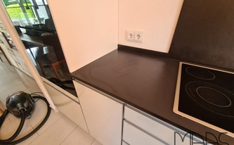 Ceranfeld in der Dekton Arbeitsplatte Sirius